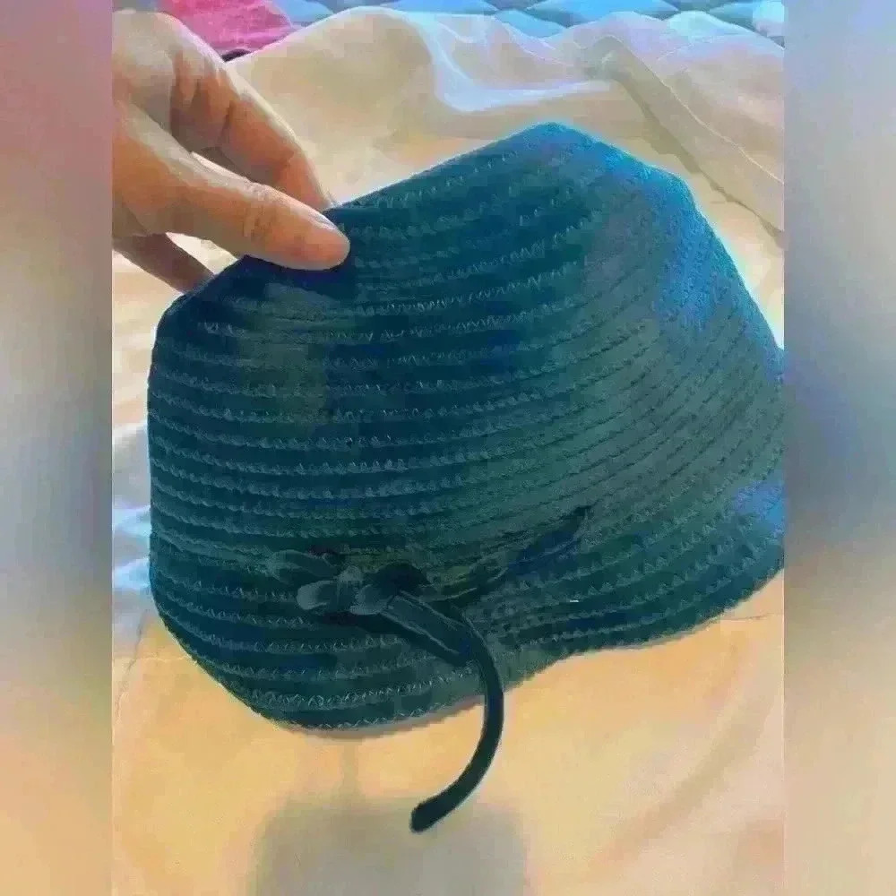 Lot if 2 vintage hats